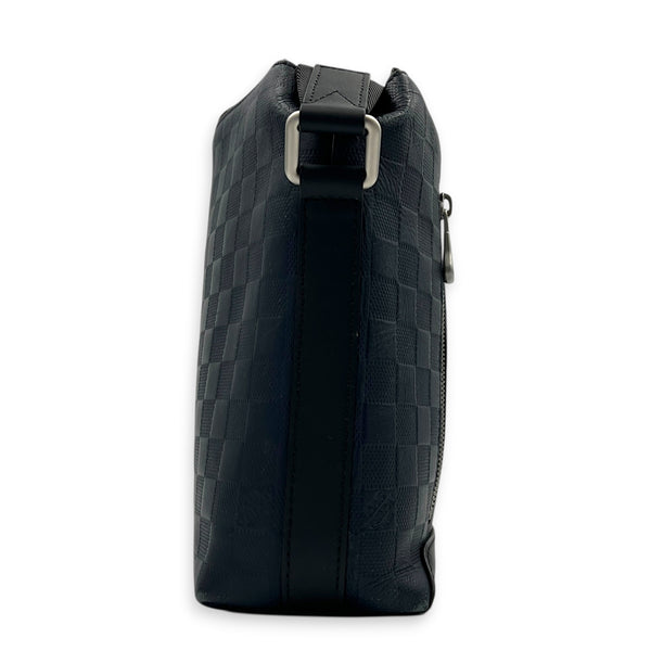 Discovery Messenger Blue in Embossed Leather, Silver hardware