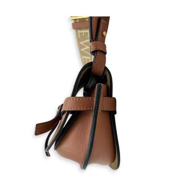 Gate Shoulder Bag Brown in Calfskin, Gold hardware