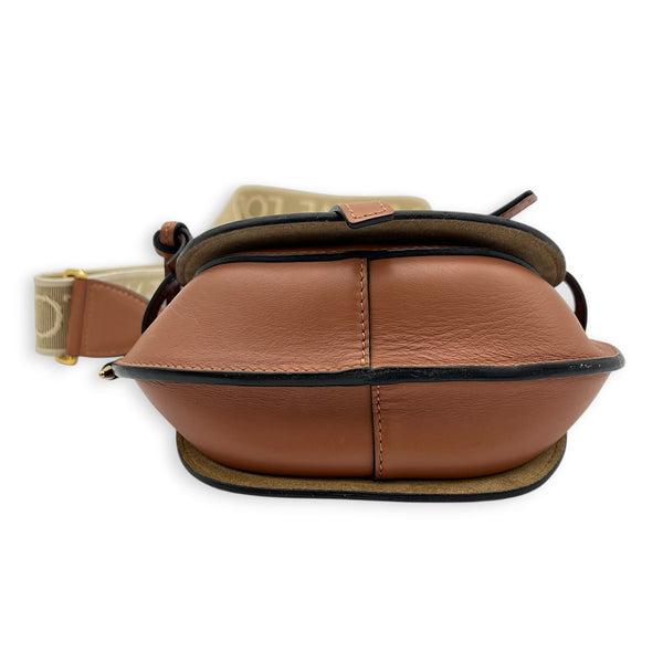 Gate Shoulder Bag Brown in Calfskin, Gold hardware