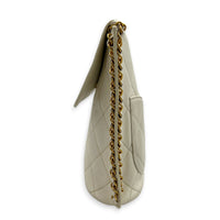 Chain Flap CC Shoulder Bag White in Calfskin, Gold hardware
