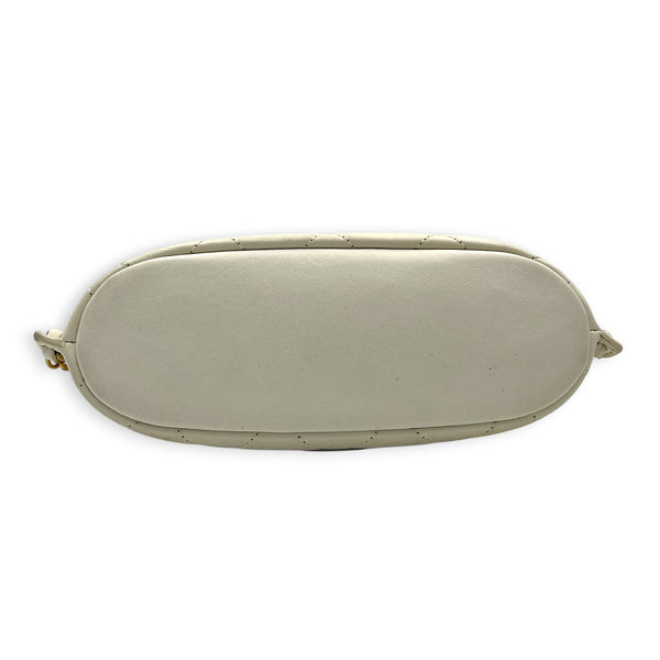 Chain Flap CC Shoulder Bag White in Calfskin, Gold hardware