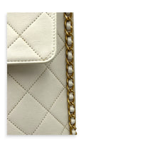 Chain Flap CC Shoulder Bag White in Calfskin, Gold hardware