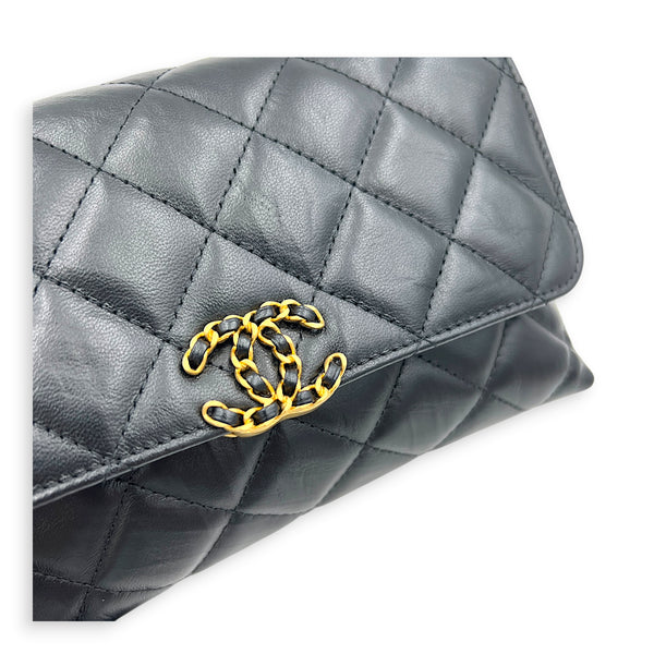 23K CC Flap Shoulder Bag Black in Calfskin, Gold hardware