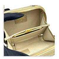 CC Vanity Top Handle Gold in Lambskin, Gold hardware