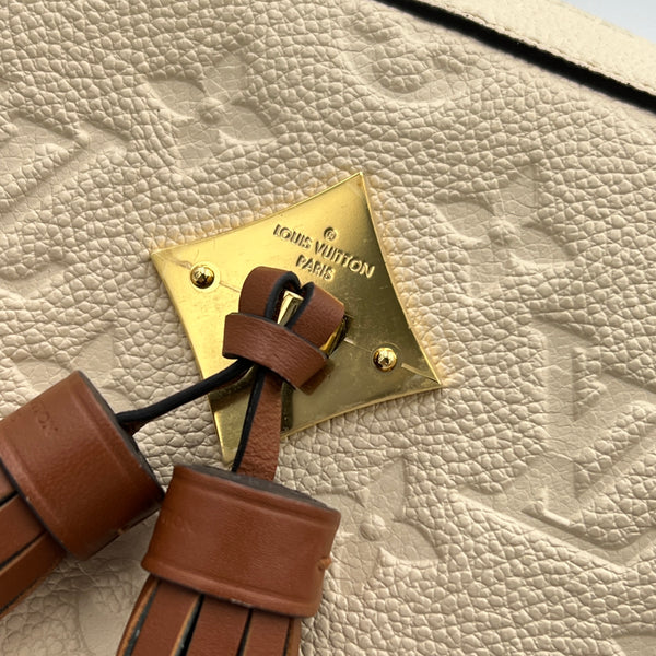 Saintonge White Shoulder Bag in Empreinte Leather, Gold hardware