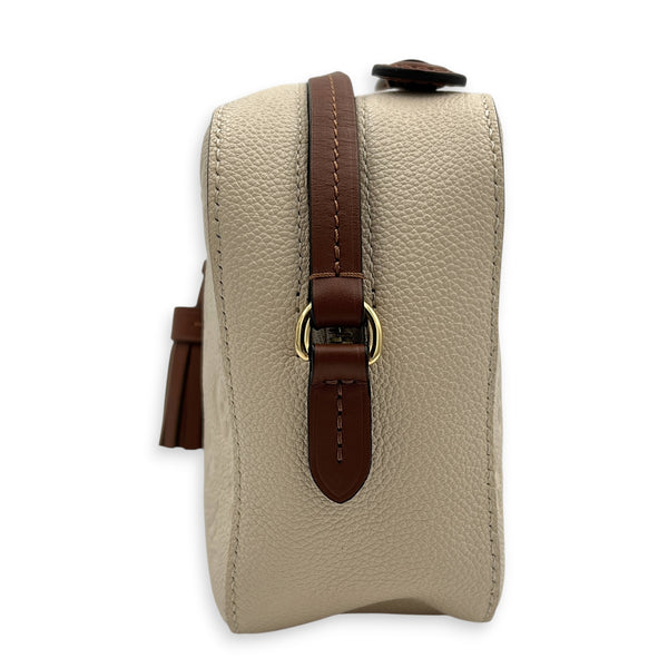 Saintonge White Shoulder Bag in Empreinte Leather, Gold hardware