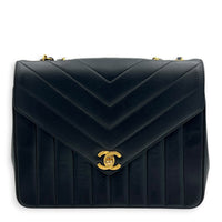 CC Vintage Chevron Envelope Flap Shoulder Bag Black in Lambskin, Gold hardware