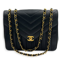 CC Vintage Chevron Envelope Flap Shoulder Bag Black in Lambskin, Gold hardware