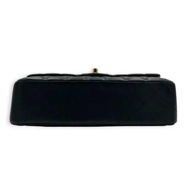 Classic Medium Black Shoulder Bag in Lambskin, Gold hardware