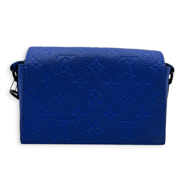 Steamer Wearable Wallet Shoulder Bag Blue in Taurillon Leather, Black hardware