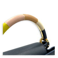 Capucines MM Kintsugi Top Handle Bag in Calfskin, Gold hardware