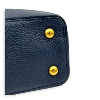 Capucines MM Kintsugi Top Handle Bag in Calfskin, Gold hardware