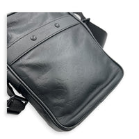 Danube Shoulder Bag Black in Calfskin, Black hardware