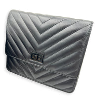 2.55 Wallet On Chain Black in Calfskin, Black hardware