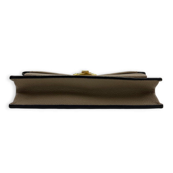 Vavin Wallet On Chain Beige in Empreinte Leather, Gold hardware