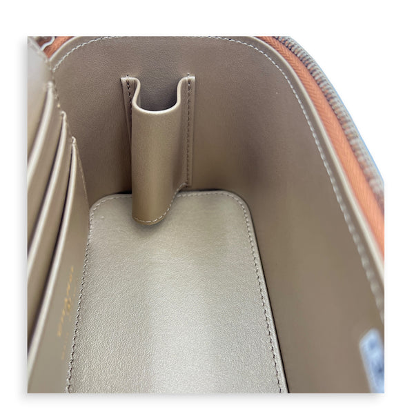 Pearl Crush Vanity Bag Brown in Lambskin, Gold hardware