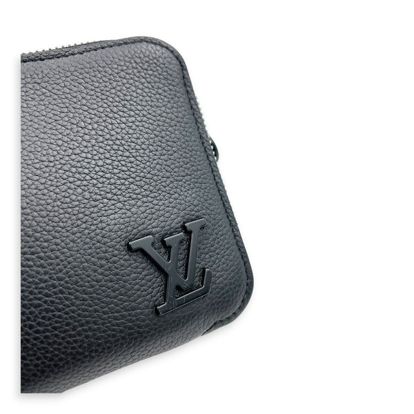 Alpha Wearable Wallet  Crossbody Bag Black in Taurillon Leather, Black hardware