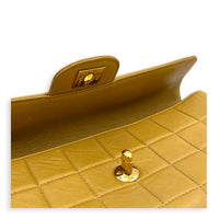 Chocolate Bar Shoulder Bag East West Beige in Lambskin, Gold hardware