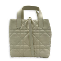 Toujours Tote Bag Vertical  White in Calfskin, Gold hardware