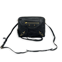 City Shoulder Bag Noir in Distressed Leather, Gold hardware