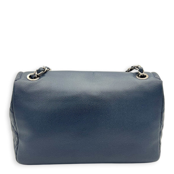 Timeless CC Shoulder Bag Navy in Caviar Leather, Silver hardware